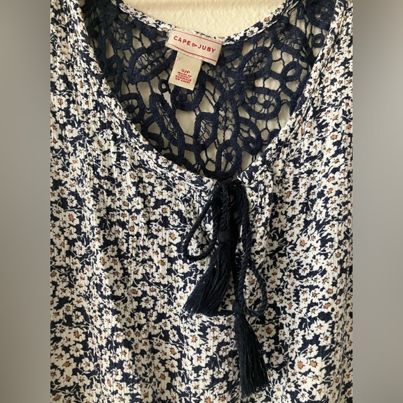 🌸 3/$15 EUC Cape juby romper - Picture 8 of 14